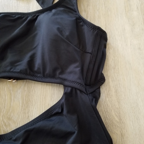 NWT Shade & Shore Black One Shoulder Bow Cut Out One Piece Swimsuit Size Large - Picture 4 of 10
